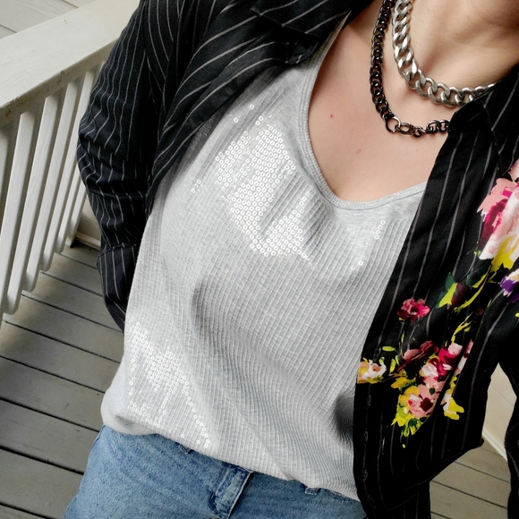 Chico's Zenergy Heather Grey Knit Clear Sequined Front Panel Sassy Tank Top - Picture 4 of 12